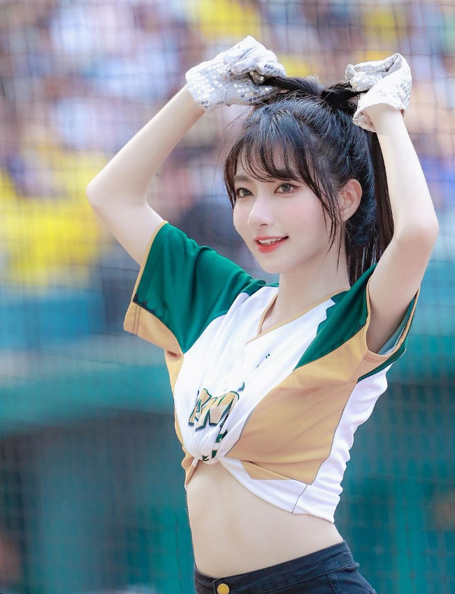 台鋼雄鷹啦啦隊女神一粒:如圍棋女神黑嘉嘉般的明星 - 歐文體育