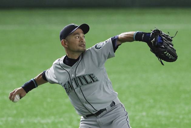 鈴木一朗驚人速球震撼全場！51歲開球狂飆135KM引爆水手主場