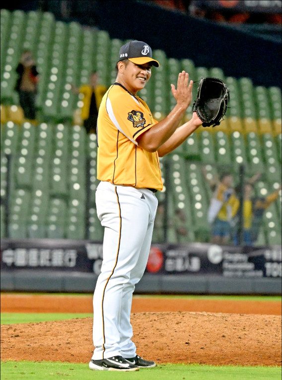 黃恩賜代班關門奪生涯首救援