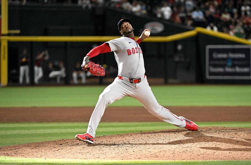 紅襪守護神查普曼在對戰響尾蛇比賽中投球，展現火球威力。