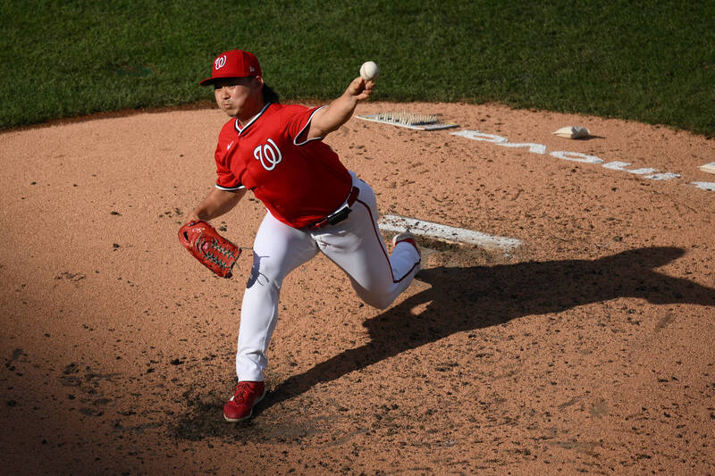 前中日龍投手小笠原慎之介旅美挑戰失利，首年在國民隊表現不佳，被下放3A重新調整狀態。