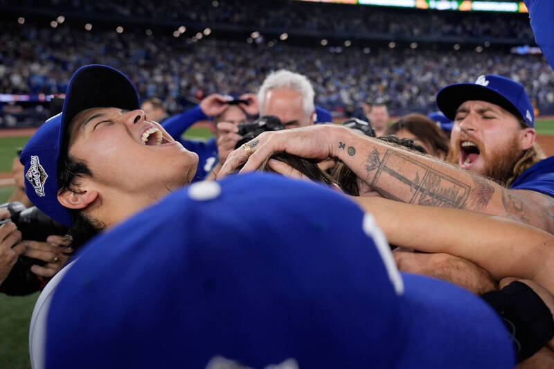 道奇二刀流巨星大谷翔平在2025年世界大賽第7戰率隊奪冠，完成個人神預言與球隊2連霸壯舉。