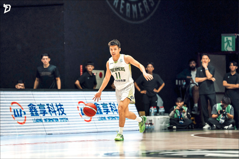 福爾摩沙夢想家林俊吉在TPBL主場對戰攻城獅比賽中末節爆發，搭配湯普金斯關鍵罰球，以82：81險勝。