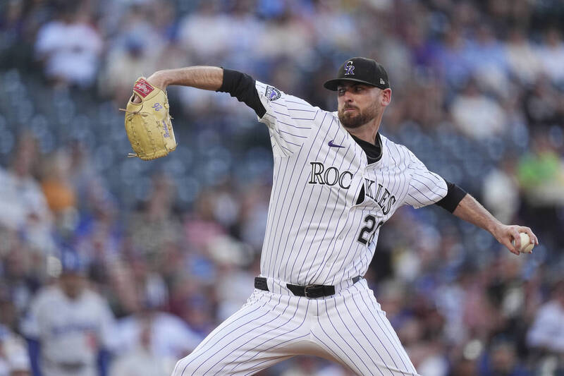 岡伯爾效力洛磯期間在大聯盟比賽中投球畫面