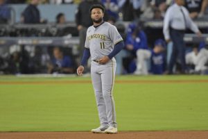 委內瑞拉局勢動盪下，一名效力大聯盟的委內瑞拉籍球員在球場上神情嚴肅