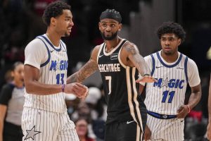 老鷹隊亞歷山大沃克在比賽中表現優異，率領球隊擊敗魔術並達成 10 連勝。