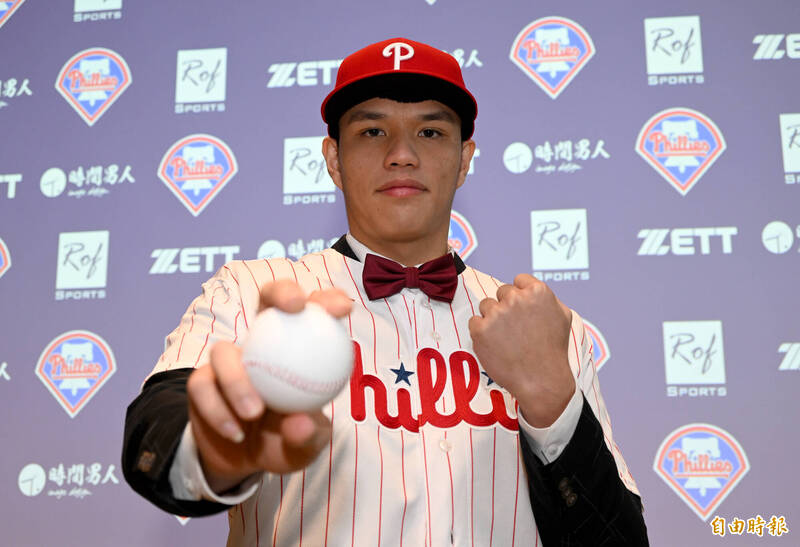 台灣投手潘文輝代表費城人 1A 復出出賽，在相隔 595 天後重返投手丘。