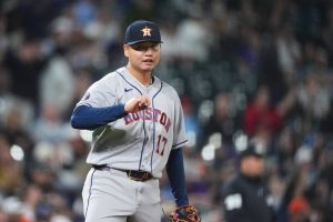 休士頓太空人隊台灣投手鄧愷威（Kai-Wei Teng）登板後援，繳出 2.2 局無安打好投並成功拆彈。