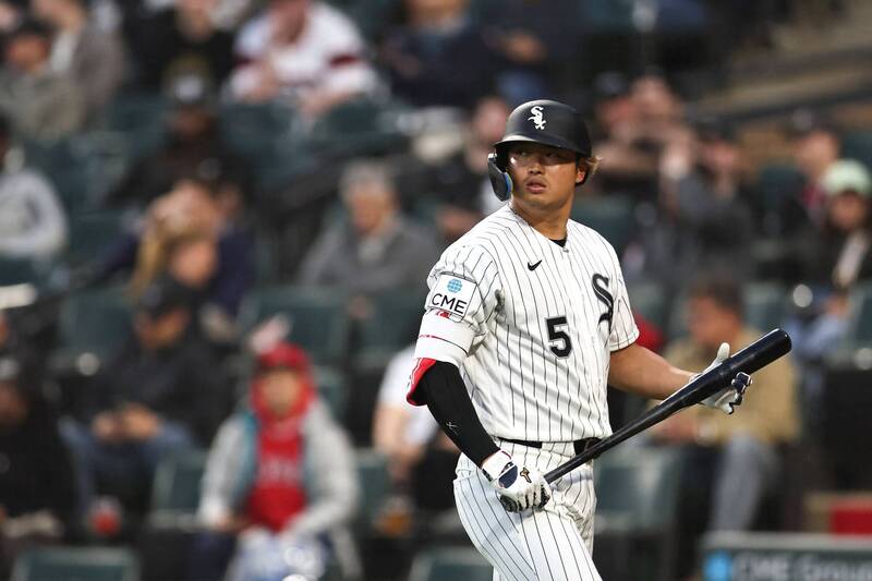 白襪隊日本重砲村上宗隆在比賽中展現選球眼，單場選到 3 次保送展現威懾力。