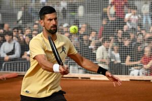 塞爾維亞網球球星喬科維奇（Novak Djokovic）在羅馬大師賽紅土場地積極進行回歸訓練。