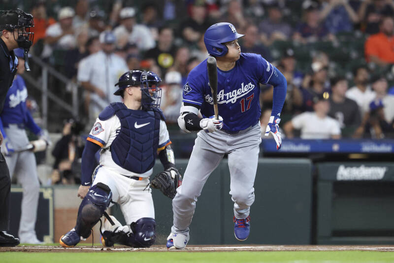 道奇隊大谷翔平今日進行賽前打擊特訓，展現強勁揮棒，明將挑戰投打二刀流。