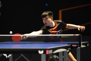 台灣桌球好手馮翊新(Feng Yi-Hsin)在 WTT 法國埃內邦支線賽專注反手回擊,成功奪得生涯首座單打冠軍。